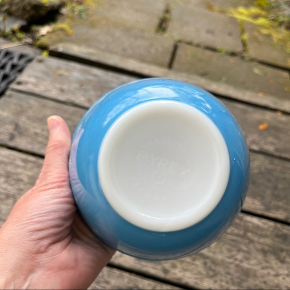 Pyrex Vintage 70’s Snowflake Blue Garland 1 1/2 Pint Bowl #401 - Picture 13 of 17